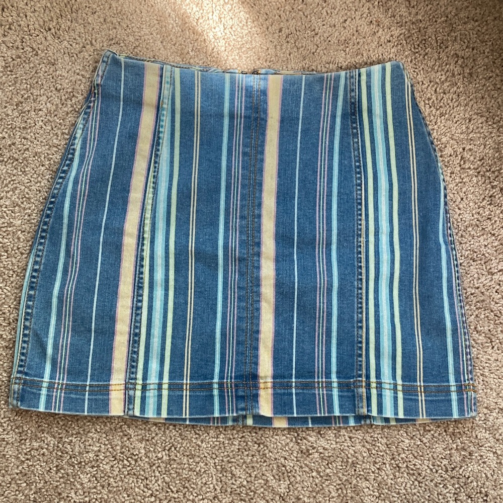 Wild Fable Medium Wash Blue Jean Mini Skirt with Multi-Stripes Size 4